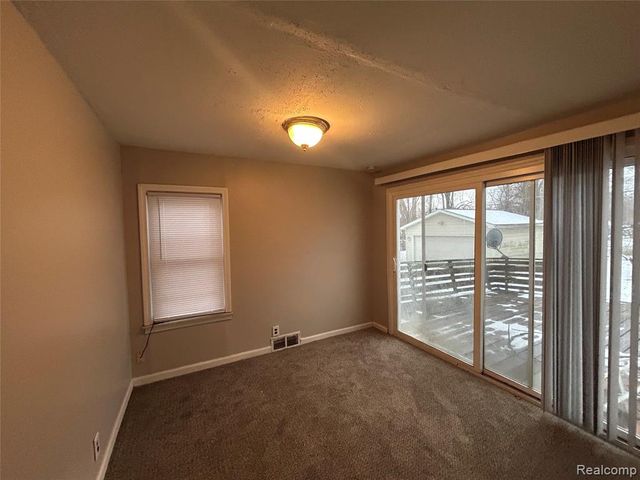 15545 Woodbine, Redford, MI 48239