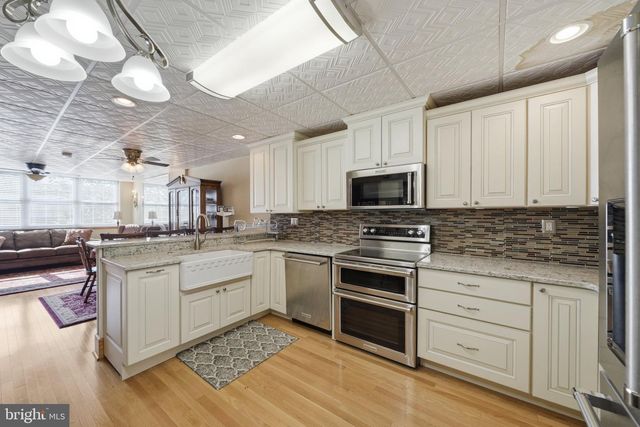 2110 S BROAD ST, Philadelphia, PA 19145