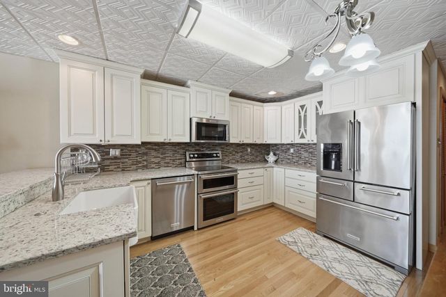 2110 S BROAD ST, Philadelphia, PA 19145