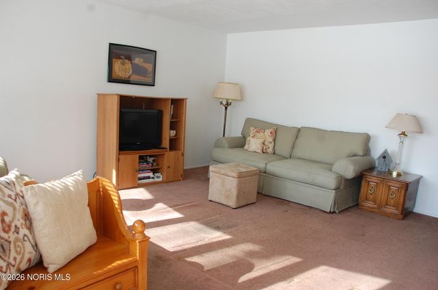 3016 Lambert Drive, Toledo, OH 43613