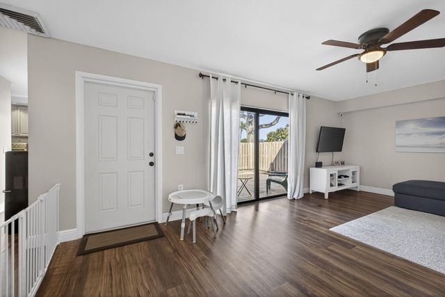 1101 11TH Way, West Palm Beach, FL 33407