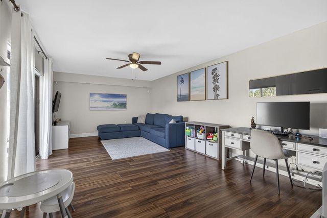 1101 11TH Way, West Palm Beach, FL 33407