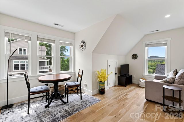 310 Magnolia Ridge Road, Swannanoa, NC 28778
