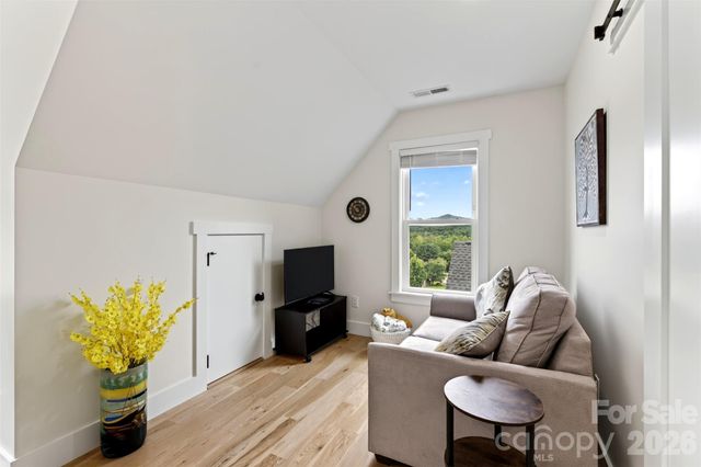 310 Magnolia Ridge Road, Swannanoa, NC 28778