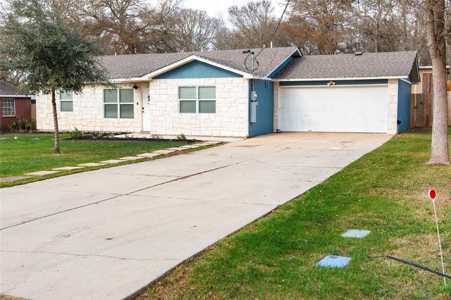200 E Keanahalululu LN R, Bastrop, TX 78602