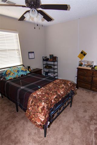 200 E Keanahalululu LN R, Bastrop, TX 78602