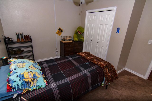 200 E Keanahalululu LN R, Bastrop, TX 78602