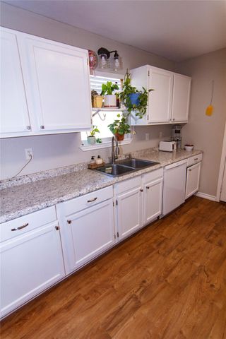 200 E Keanahalululu LN R, Bastrop, TX 78602