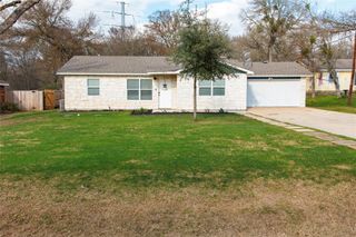 200 E Keanahalululu LN R, Bastrop, TX 78602