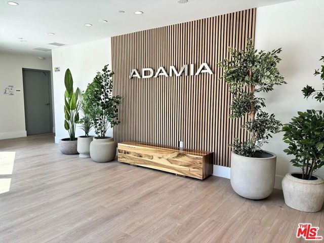 14419 Riverside Drive 204, Sherman Oaks, CA 91423