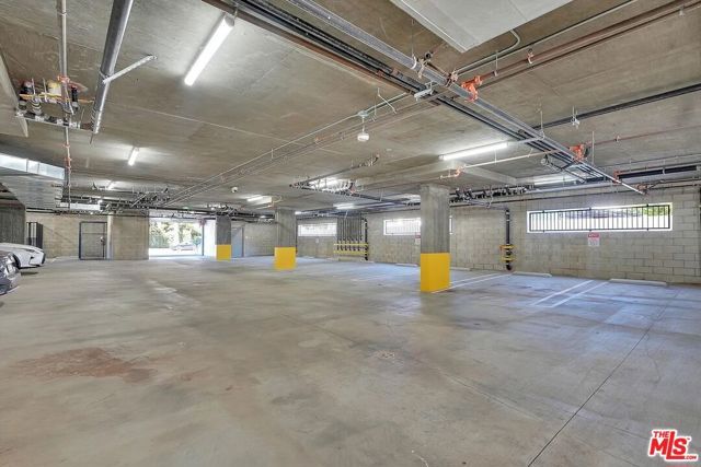 14419 Riverside Drive 204, Sherman Oaks, CA 91423