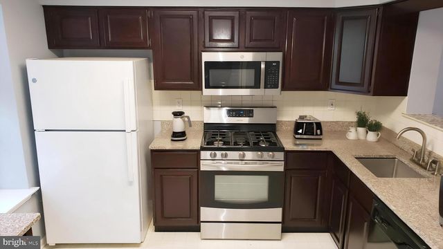 6 HALSTEAD PLACE, Princeton, NJ 08540