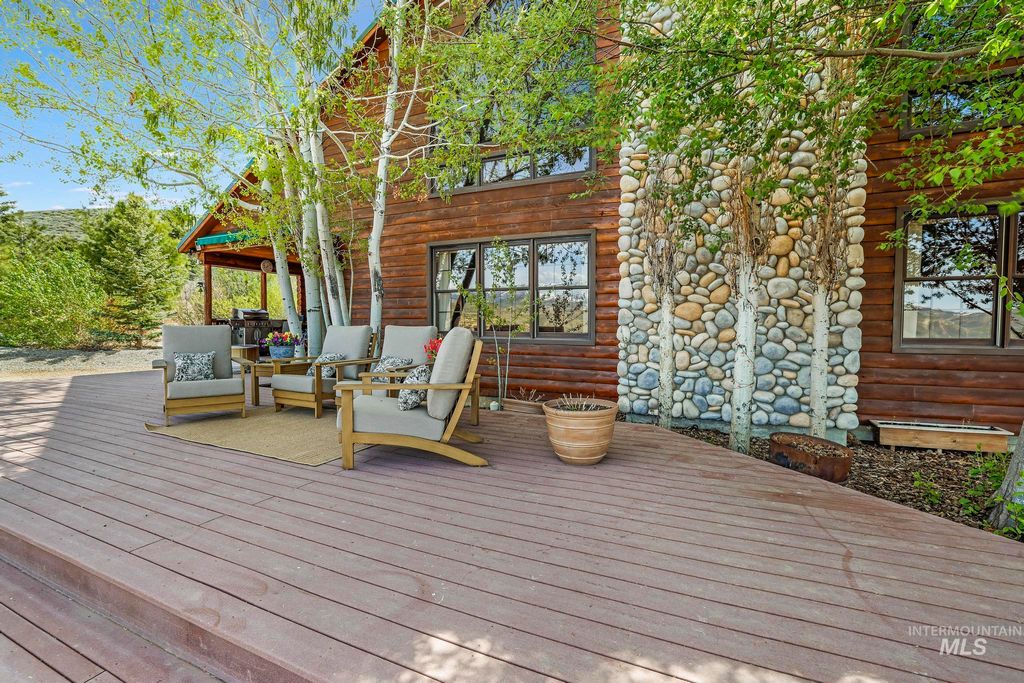 203 N Brush Road, Fairfield, ID 83327 photo 4