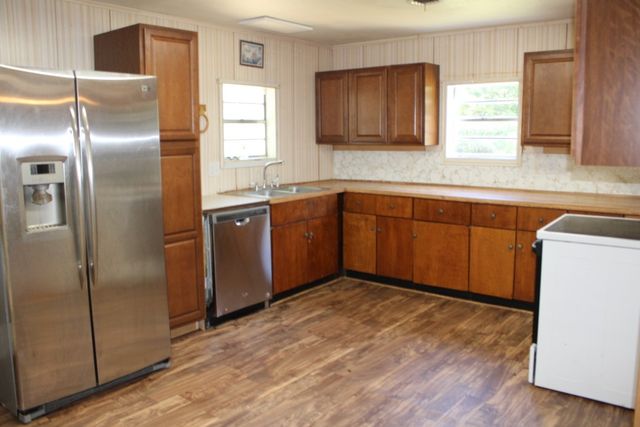 121 E Lynnwood Drive, Diamond City, AR 72630
