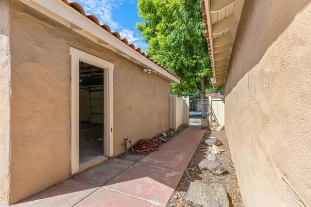 250 Serena Drive, Palm Desert, CA 92260