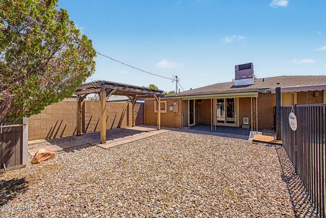 11118 W IOWA Avenue, Youngtown, AZ 85363