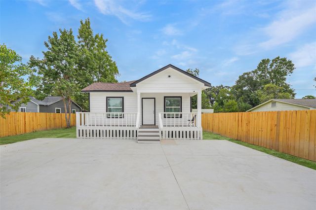9305 Kentshire Drive, Houston, TX 77078