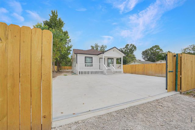 9305 Kentshire Drive, Houston, TX 77078