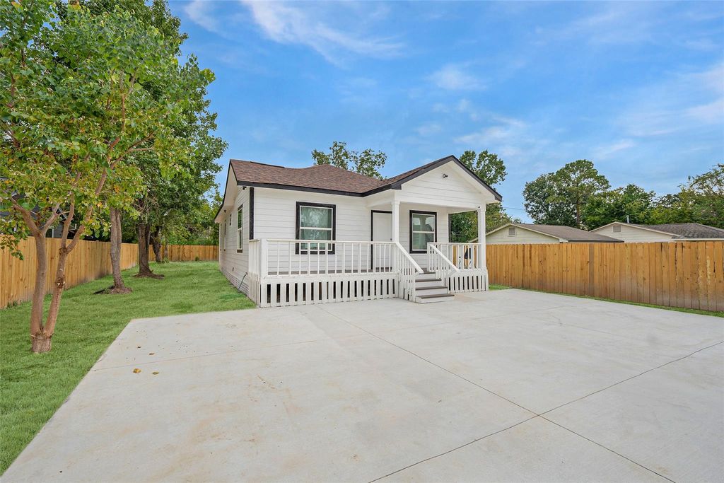 9305 Kentshire Drive, Houston, TX 77078