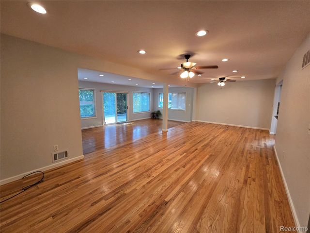 2310 Cumberland Drive, Troy, MI 48085