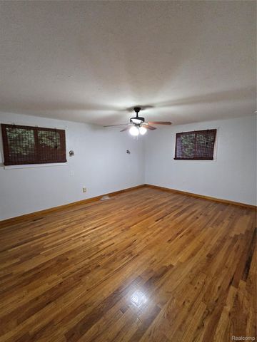 2310 Cumberland Drive, Troy, MI 48085