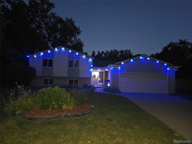 2310 Cumberland Drive, Troy, MI 48085