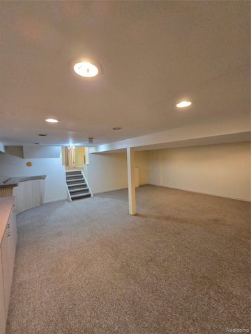 2310 Cumberland Drive, Troy, MI 48085