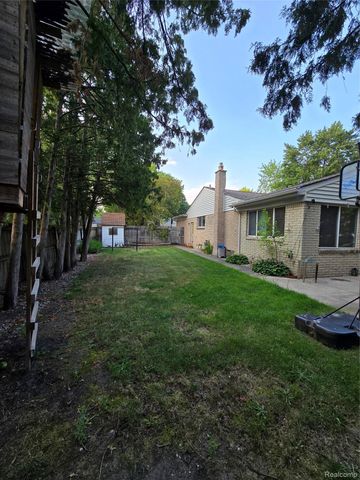 2310 Cumberland Drive, Troy, MI 48085