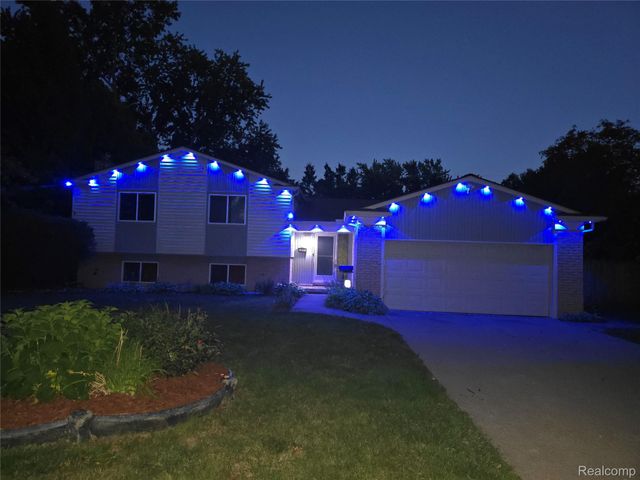 2310 Cumberland Drive, Troy, MI 48085