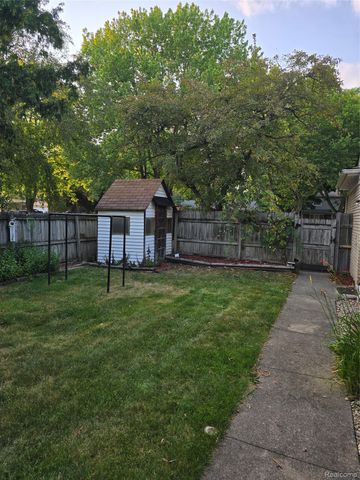 2310 Cumberland Drive, Troy, MI 48085