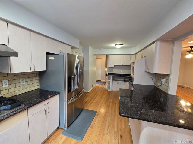 2310 Cumberland Drive, Troy, MI 48085