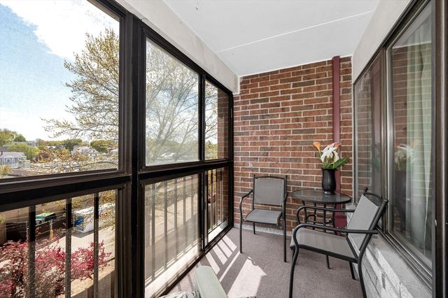 49 Melrose St 4B, Melrose, MA 02176