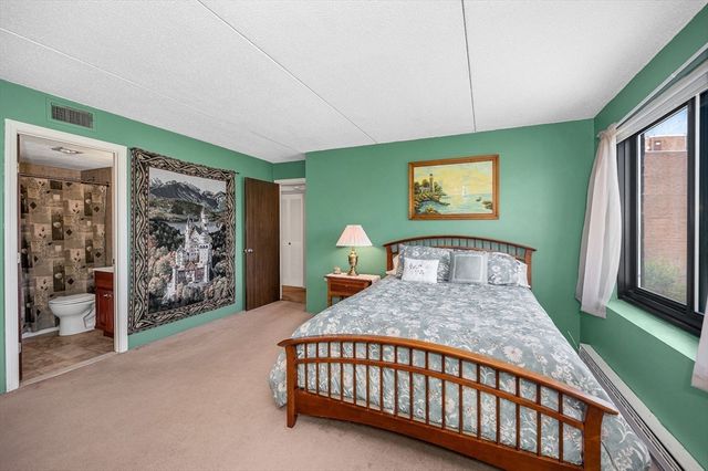 49 Melrose St 4B, Melrose, MA 02176