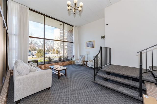 49 Melrose St 4B, Melrose, MA 02176
