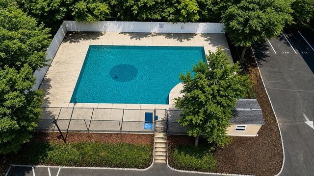 49 Melrose St 4B, Melrose, MA 02176