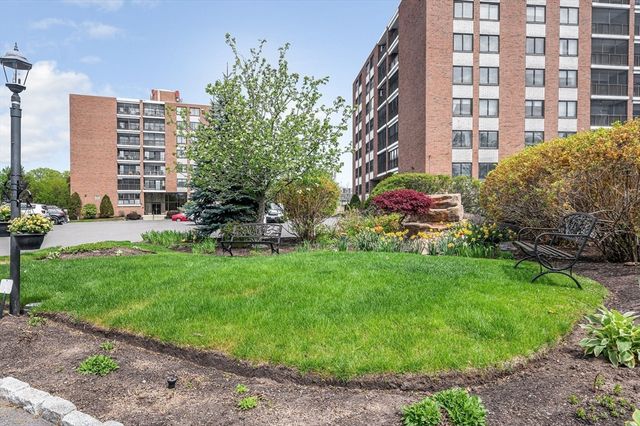 49 Melrose St 4B, Melrose, MA 02176