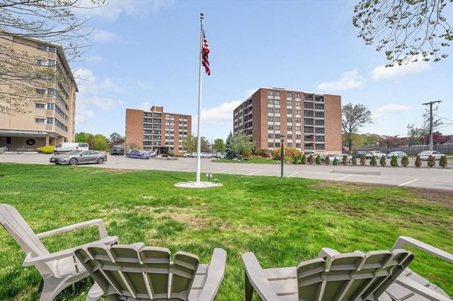 49 Melrose St 4B, Melrose, MA 02176