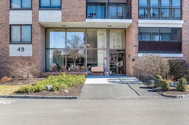 49 Melrose St 4B, Melrose, MA 02176