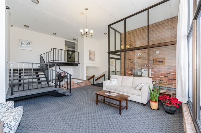 49 Melrose St 4B, Melrose, MA 02176