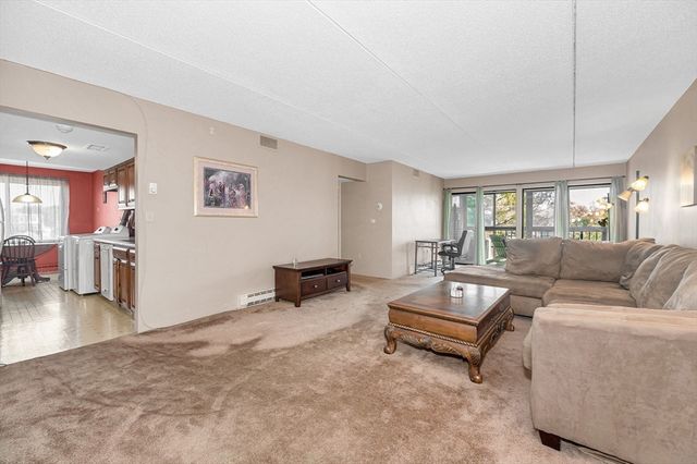 49 Melrose St 4B, Melrose, MA 02176