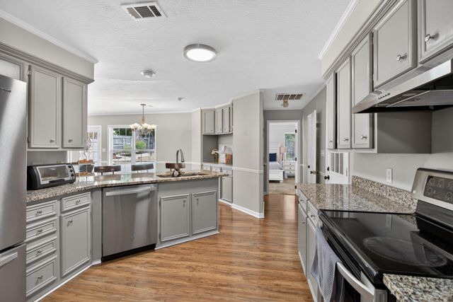 105 Wellington Cir., Hattiesburg, MS 39402