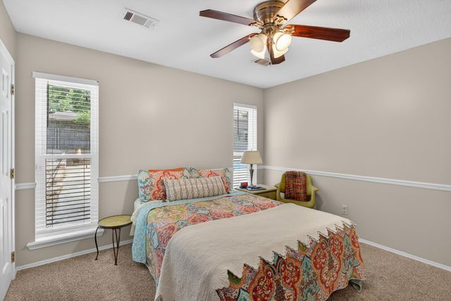 105 Wellington Cir., Hattiesburg, MS 39402