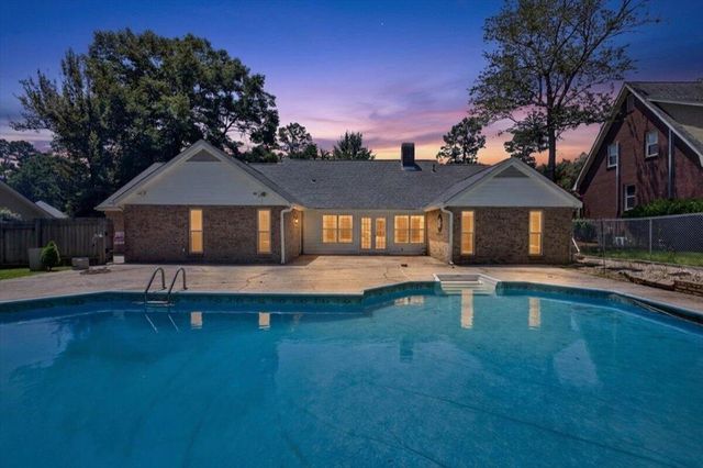 105 Wellington Cir., Hattiesburg, MS 39402