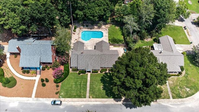 105 Wellington Cir., Hattiesburg, MS 39402