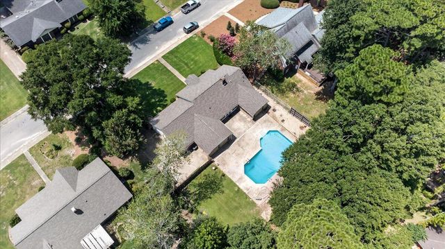 105 Wellington Cir., Hattiesburg, MS 39402