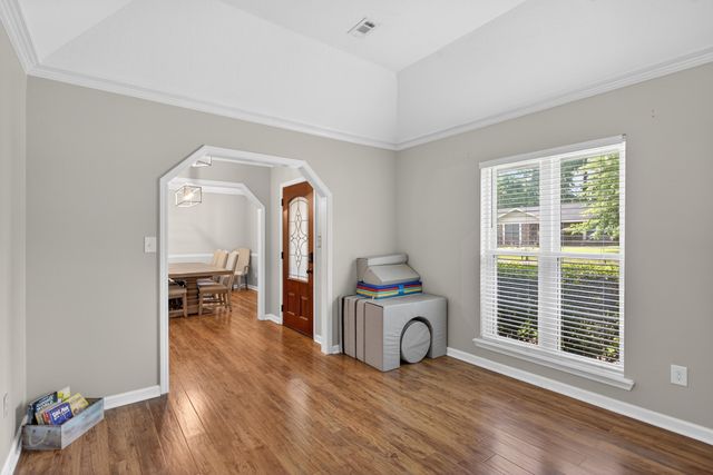 105 Wellington Cir., Hattiesburg, MS 39402