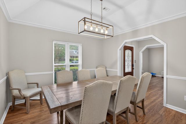 105 Wellington Cir., Hattiesburg, MS 39402