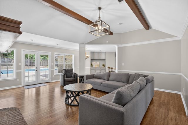 105 Wellington Cir., Hattiesburg, MS 39402