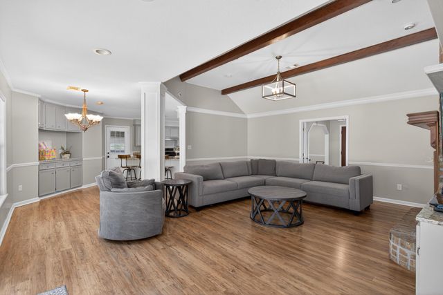 105 Wellington Cir., Hattiesburg, MS 39402