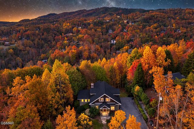 415 Matterhorn Drive, Gatlinburg, TN 37738